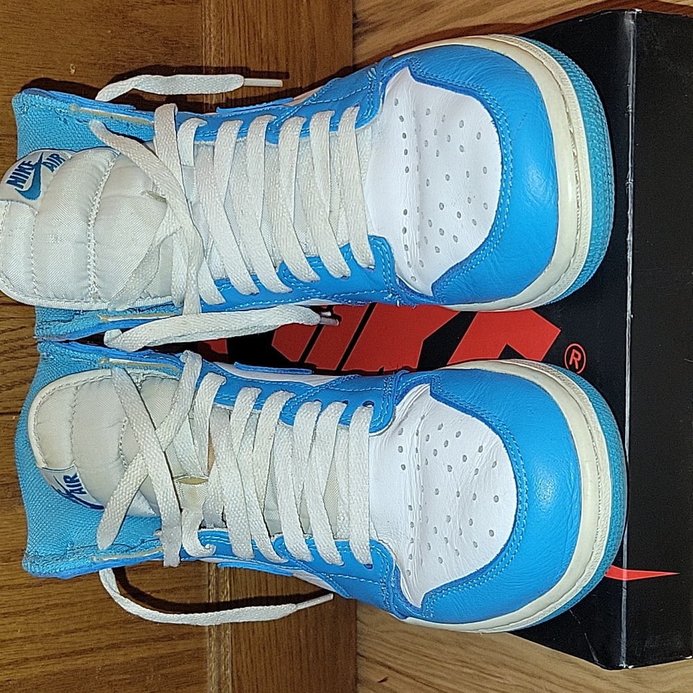 Men's Jordan 1 Retro High OG 'UNC' (2015) - Picture 2 of 4